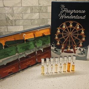 DOSSIER The Fragrance Wonderland Perfume Sample Set